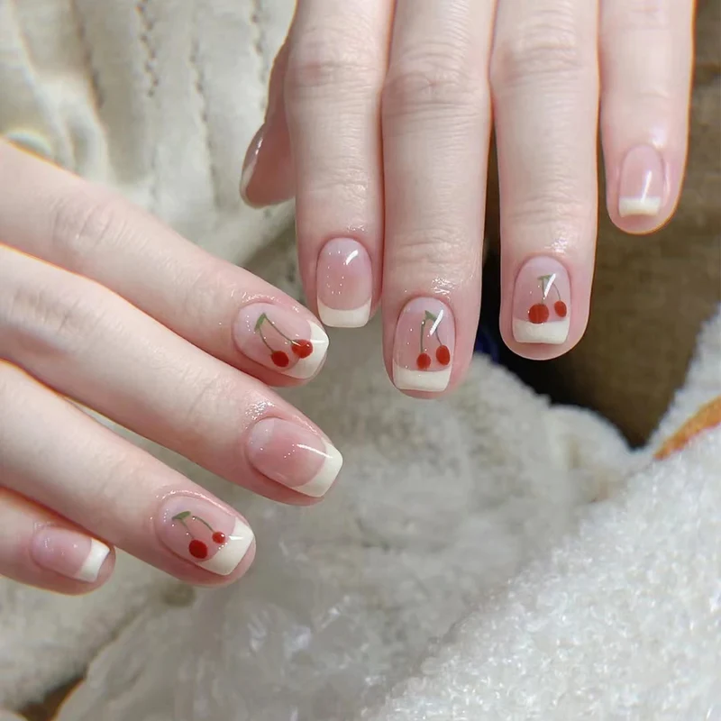 Dekorative Kirsch Nagelkunst