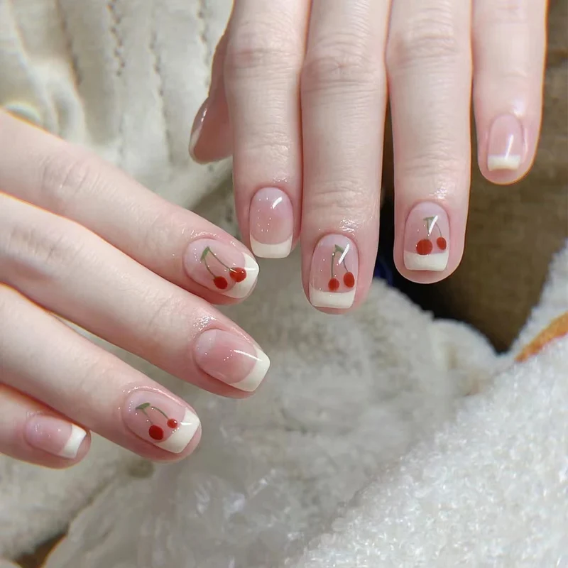 Dekorative Kirsch Nagelkunst