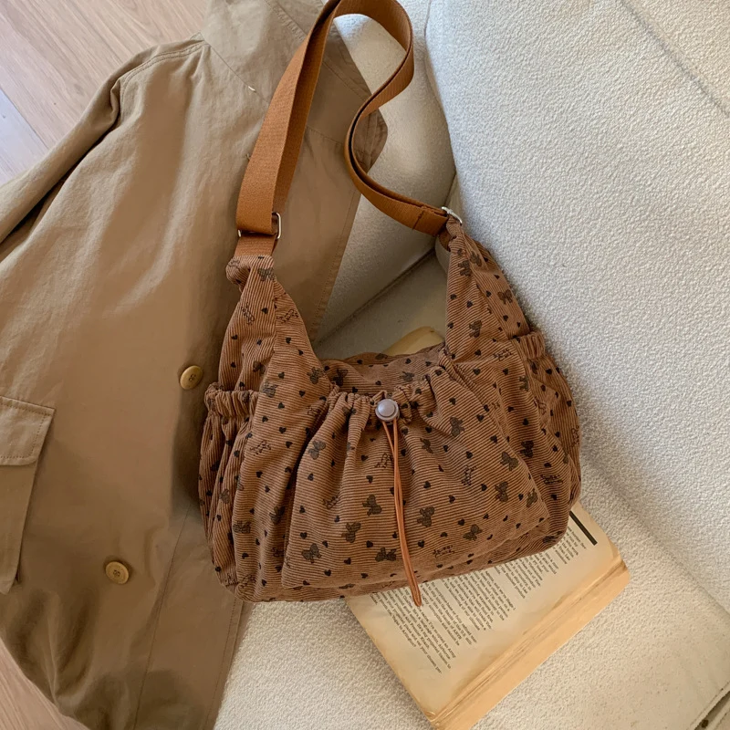 Lässige strukturierte Schultertasche