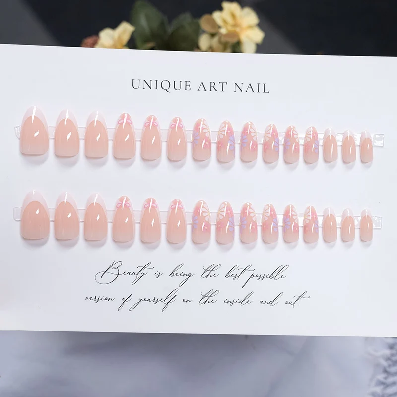 Elegantes Artikuliertes Press-On Nagelset