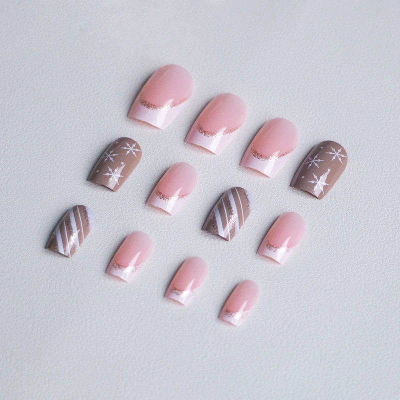 Trendige Feiertags-Nagelkunst-Set