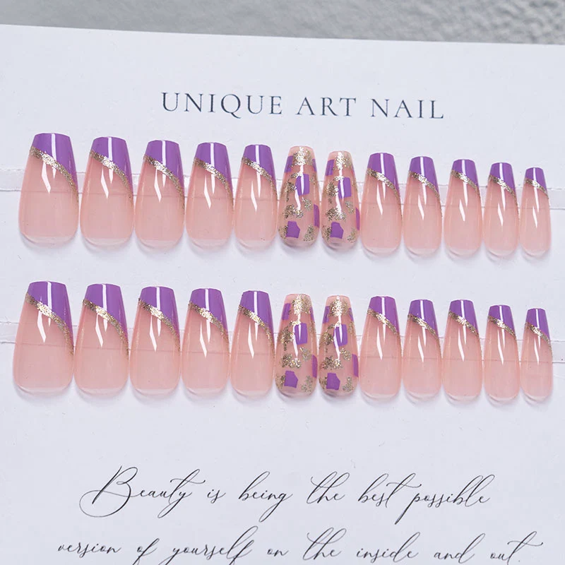 Dekorative Acryl-Nagelverlängerungen