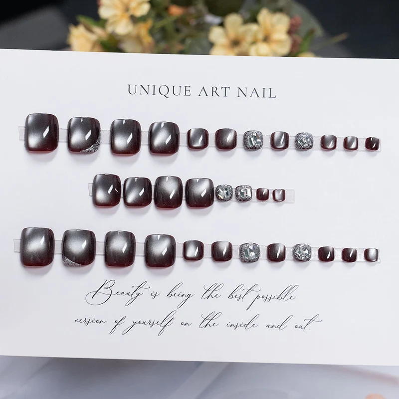 Dekorative Glitter Nagelkunst