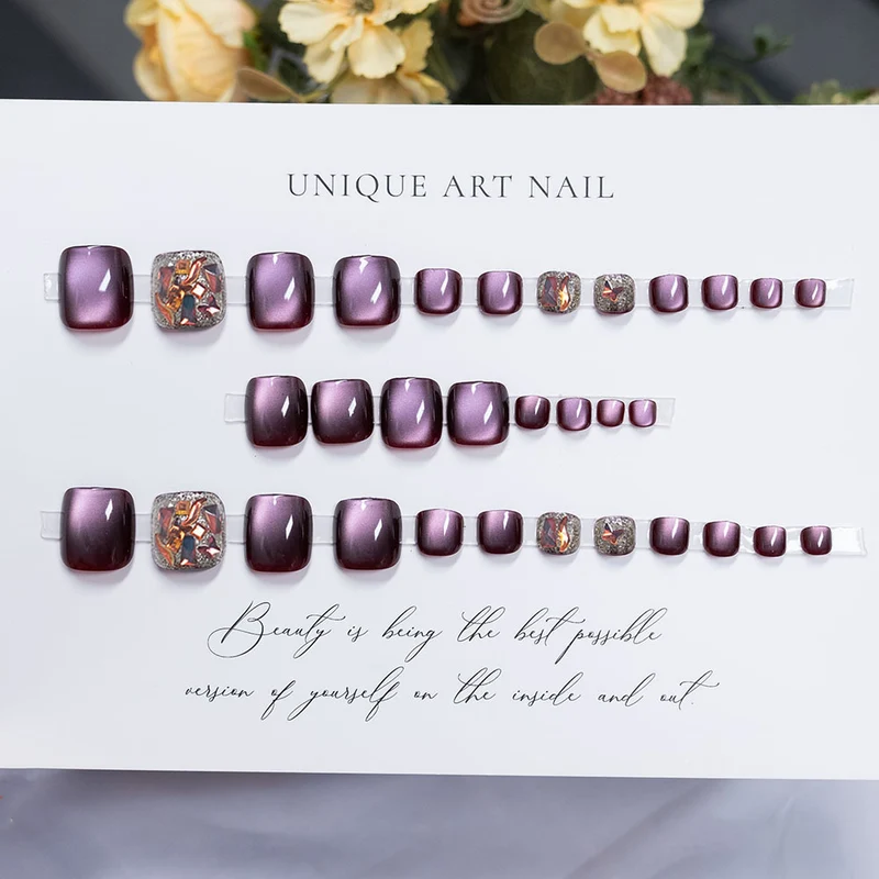 Dekorative Glitter Nagelkunst