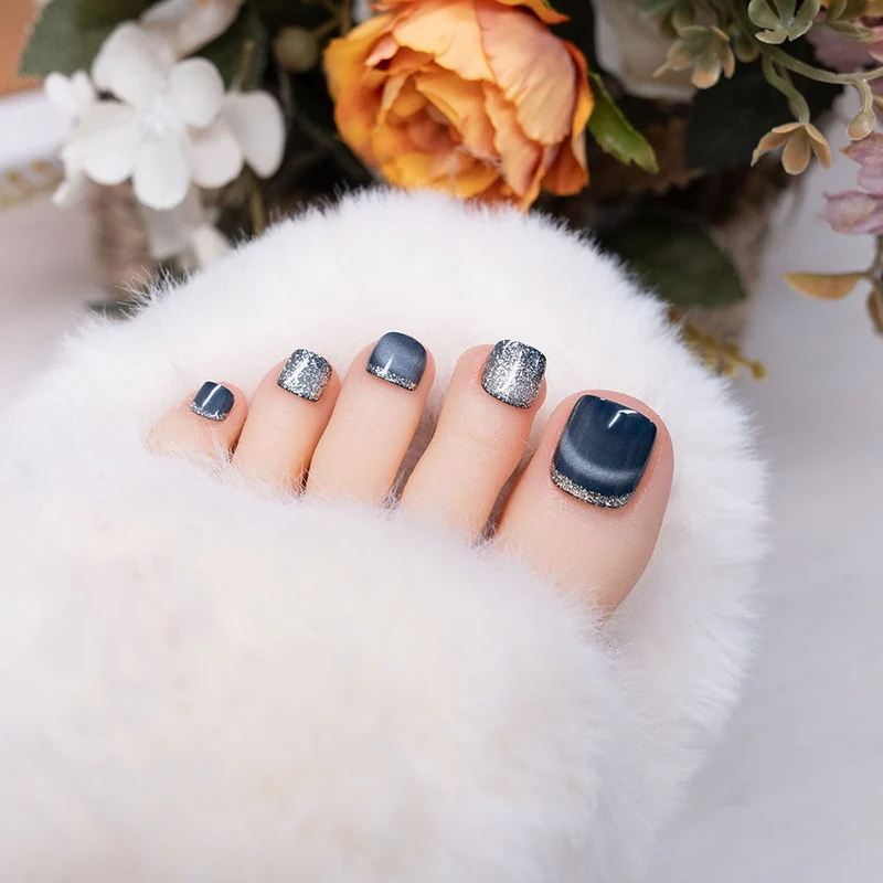 Dekoratives Glittergel Pediküre