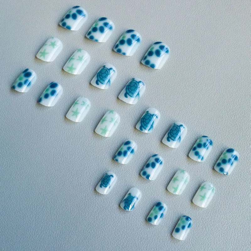 Thematisches vom Ozean inspiriertes Nagelkunst-Set