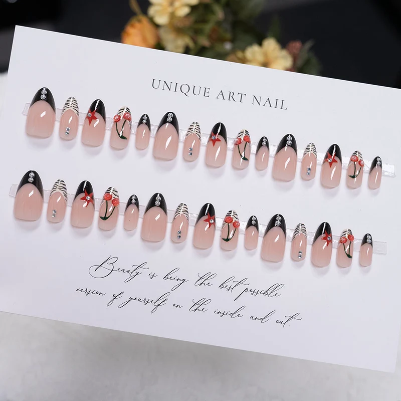Künstlerisches Press-On Nagelkunstset mit Kirschdesign