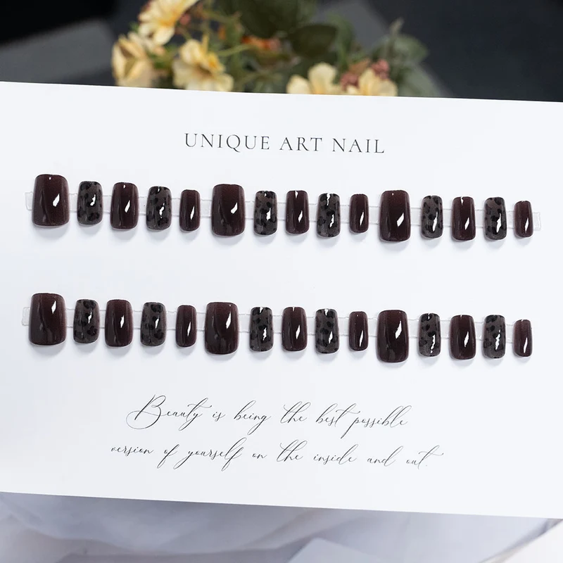 Künstlerisches Press-On Nagelkunst Set