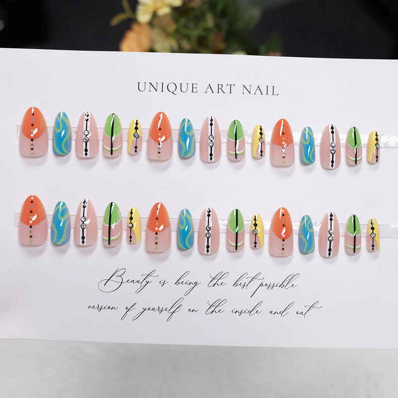 Künstlerisches Press-On Nagelkunst-Set 1791110738