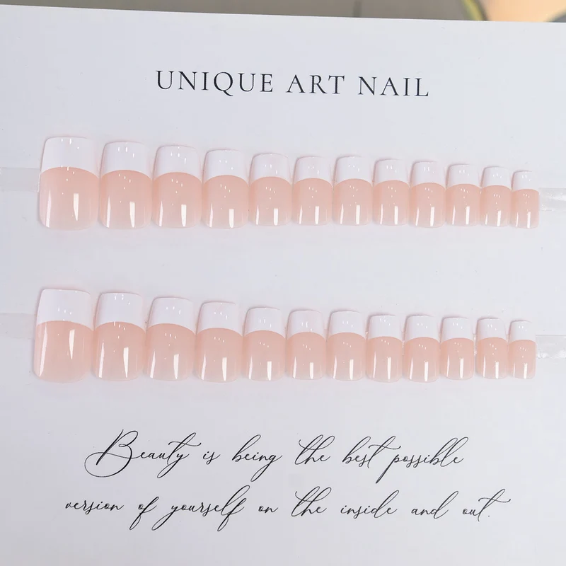 Klassische French Tip Press-On Nägel