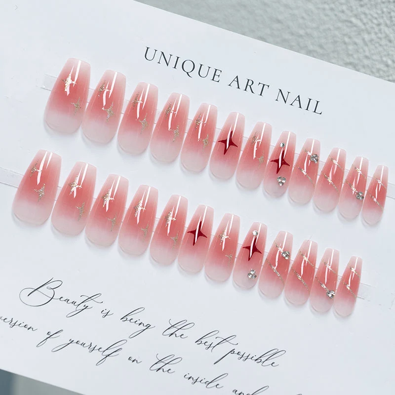 Dekorative Lange Stiletto Press-On Nagelkunst