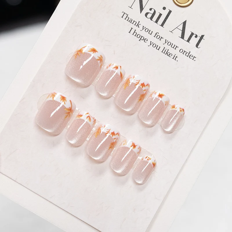 Herbst-inspirierte florale Press-On-Nagelkunst