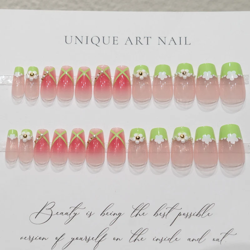 Dekorative Blumen Nagelkunst