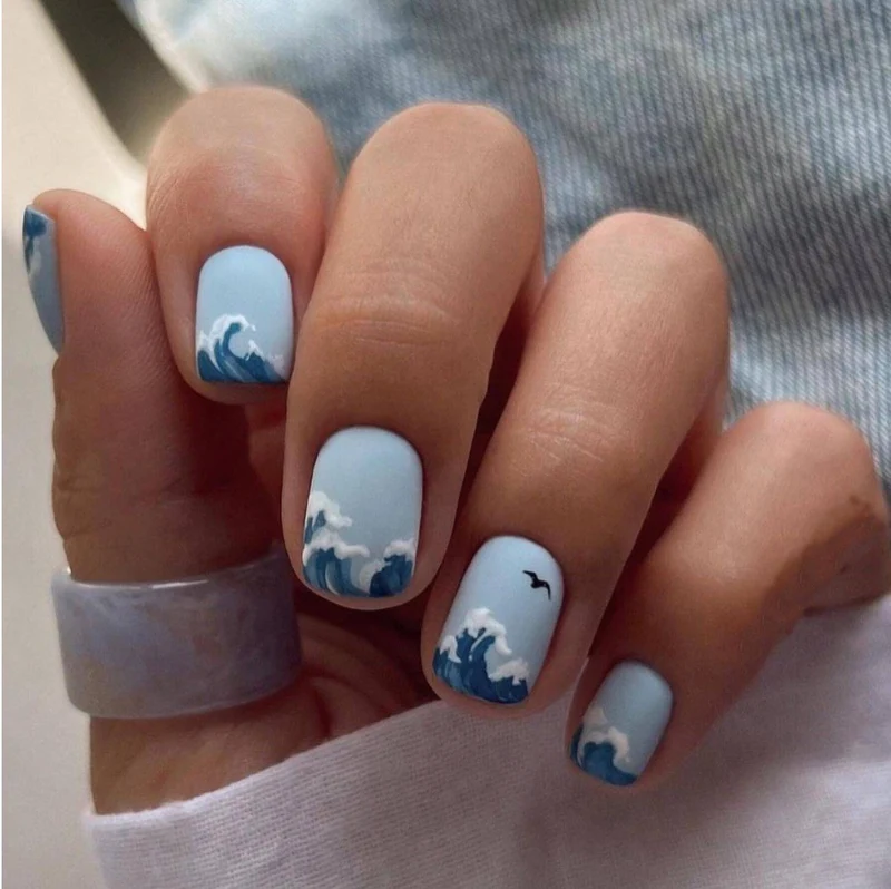 Künstlerische Ocean Wave Nagelkunst
