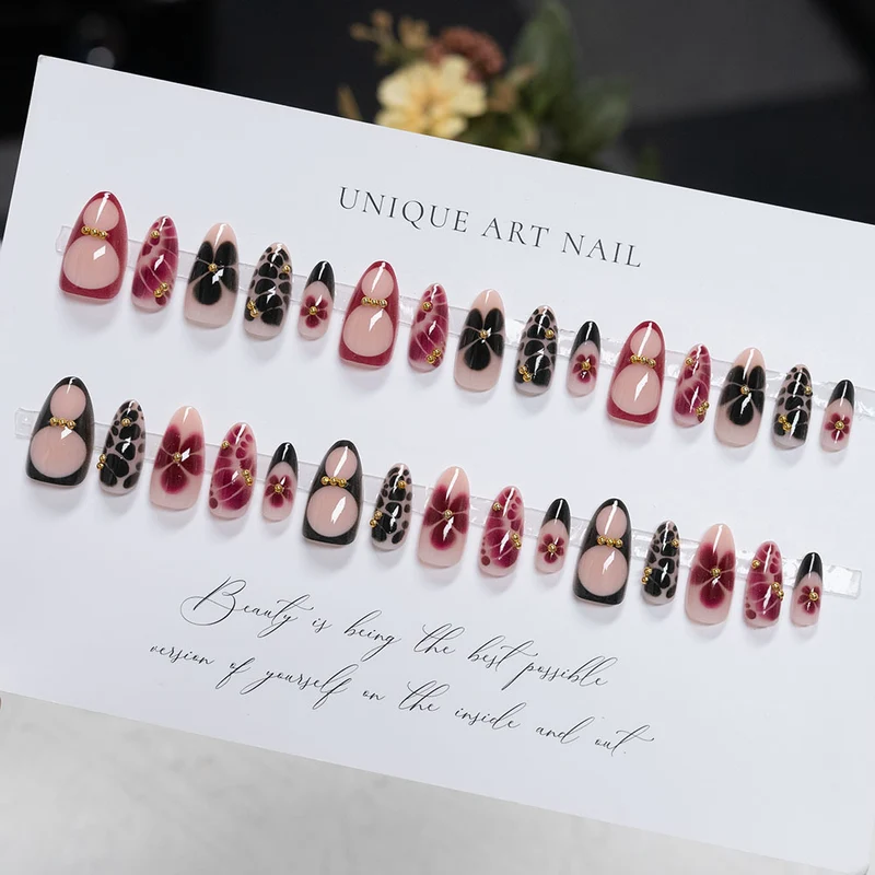Künstlerische Stiletto Press-On Nail Art