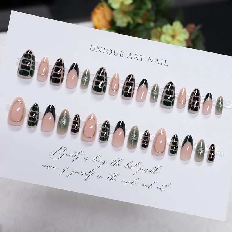 Künstlerisches Stiletto Nageldesign