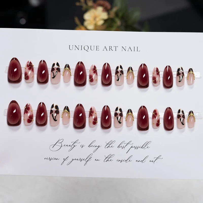 Künstlerisches Lang-Stiletto Nagelkunst Design