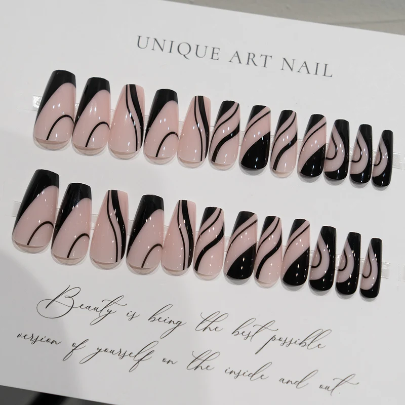 Künstlerisches Nagelkunstdesign