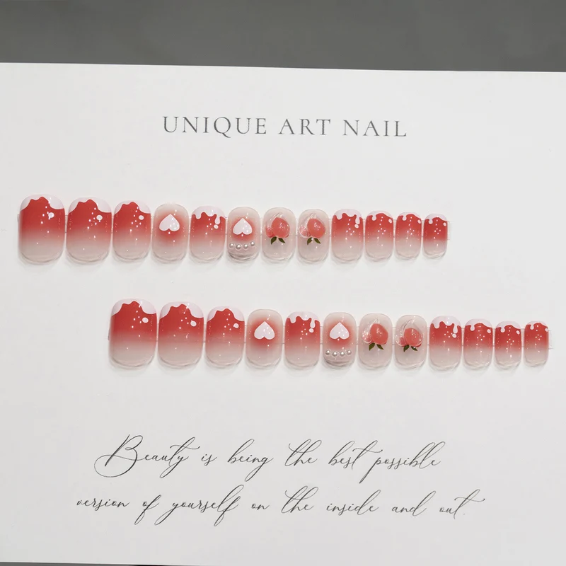 Künstlerisches Herz- und Obst-Nagelkunst