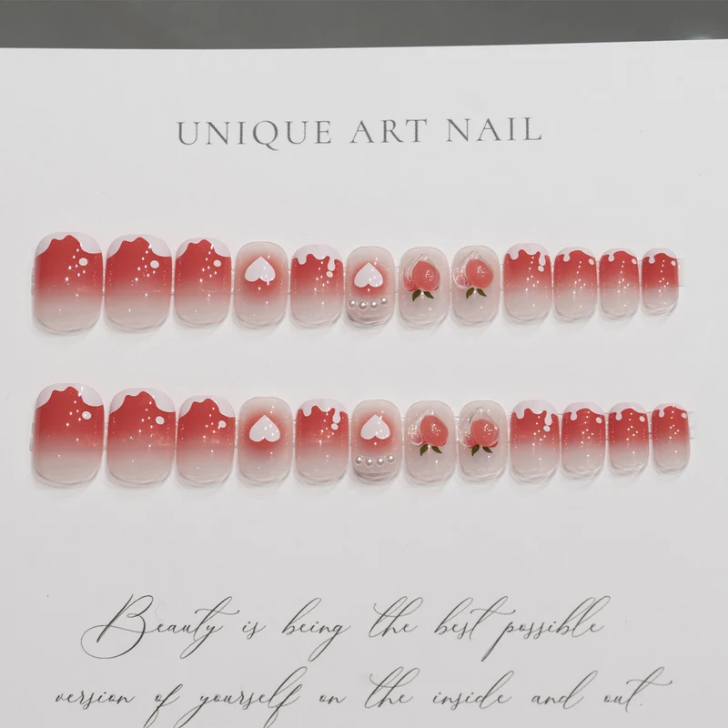 Künstlerisches Herz- und Obst-Nagelkunst