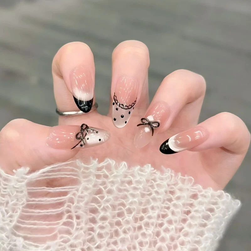 Kreatives Schleifen-Design Nagelkunst