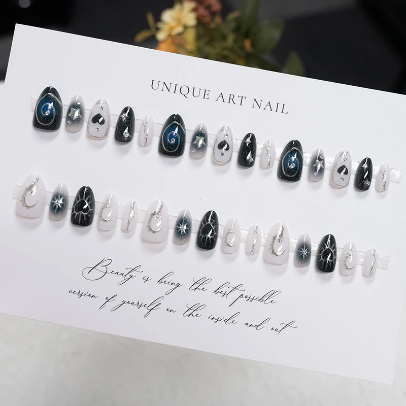 Künstlerisches metallisches Press-On Nagelset
