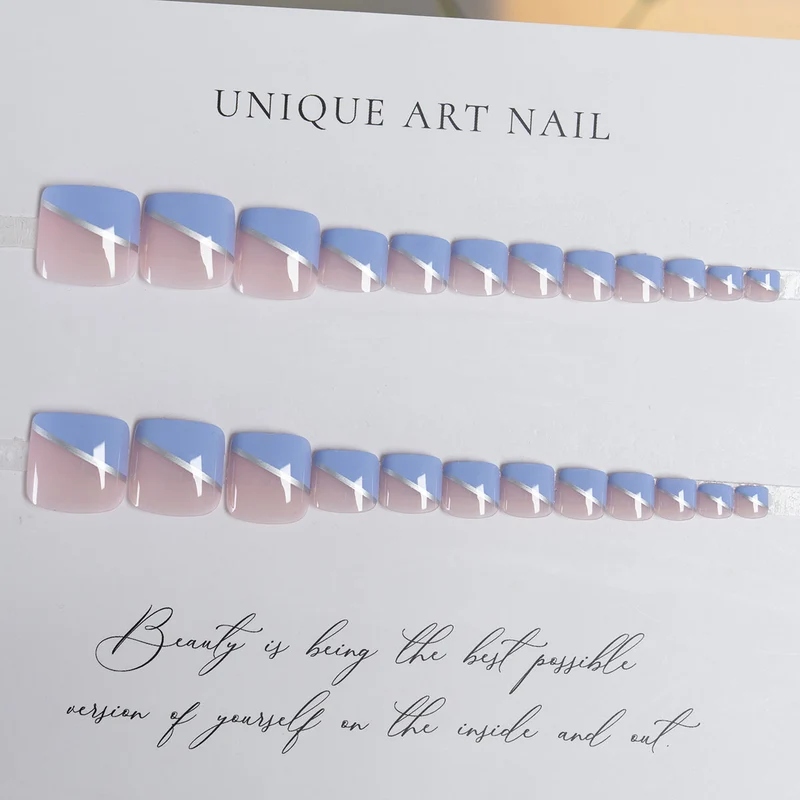 Künstlerische französische Tipp-Pediküre Nagelkunst