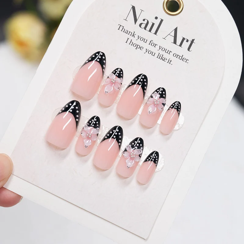 Künstlerische florale Stiletto Press-On Nägel