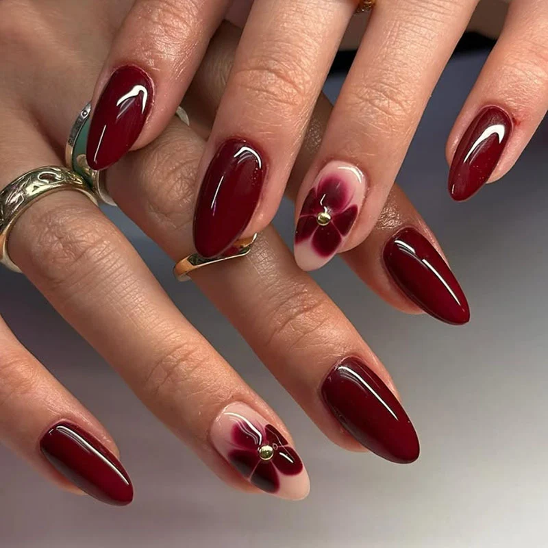 Künstlerische Blumenspitze Nail Art