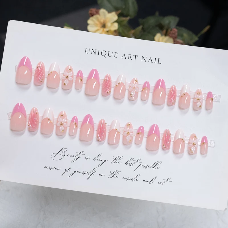 Künstlerisches Floral Press-On Nagelset