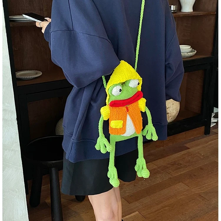 Handgefertigtes gehäkeltes Froschspielzeug