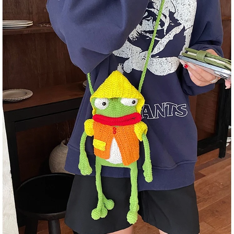 Handgefertigtes gehäkeltes Froschspielzeug