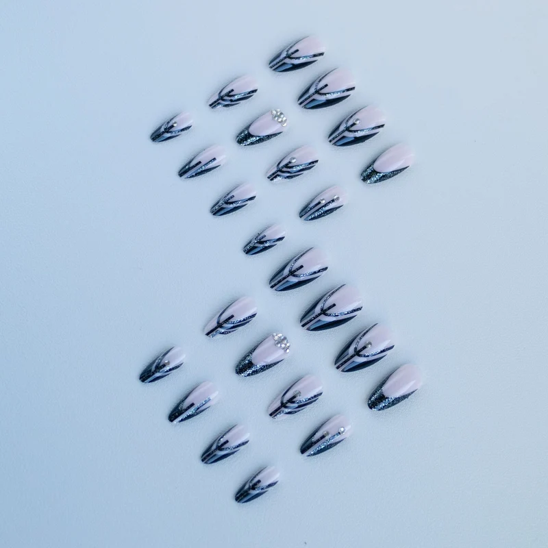 Glamouröse Stiletto Nagelkunst