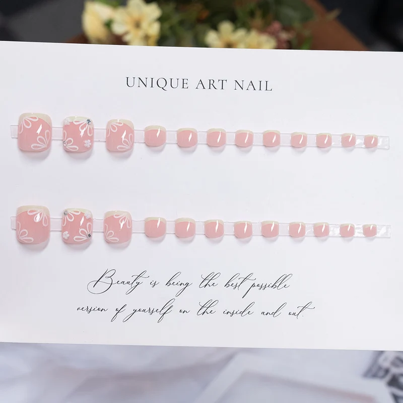Künstlerische florale dekorative Pediküre Nagelkunst
