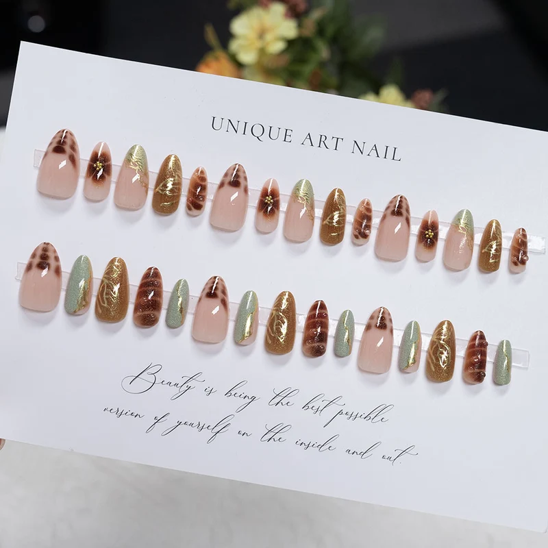 Künstlerische Design-Nagelverstärkungen