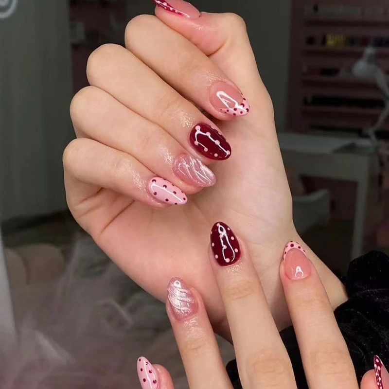 Künstlerisches Acrylnageldesign