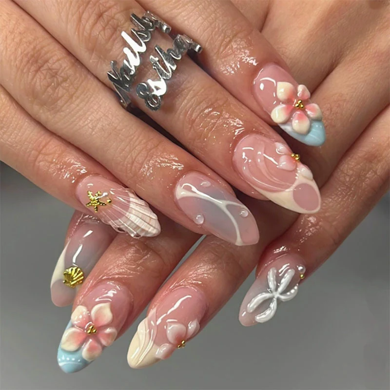 Künstlerische 3D Blumen Nagelkunst