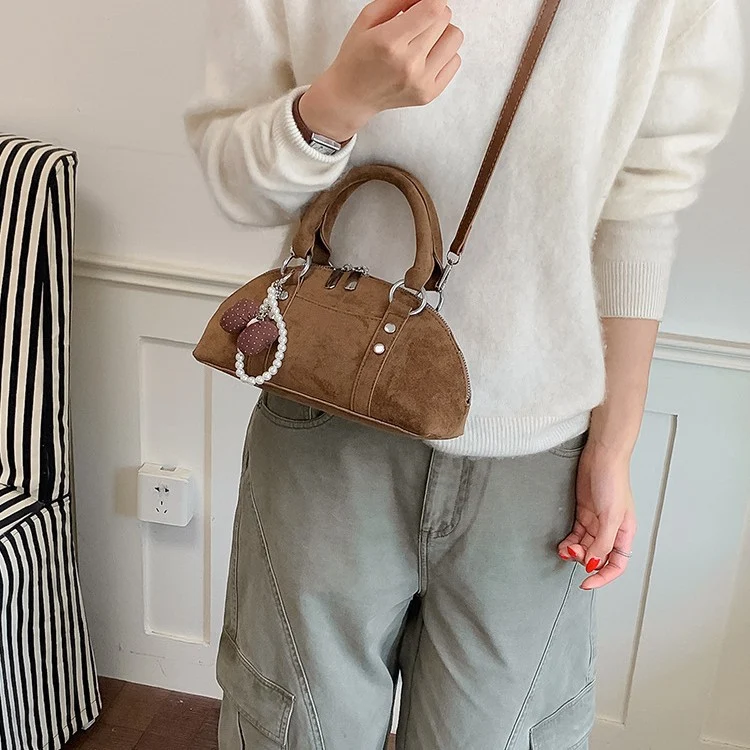 Strukturierte Wildleder-Handtasche