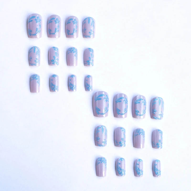 Florales Design Nagelkunst