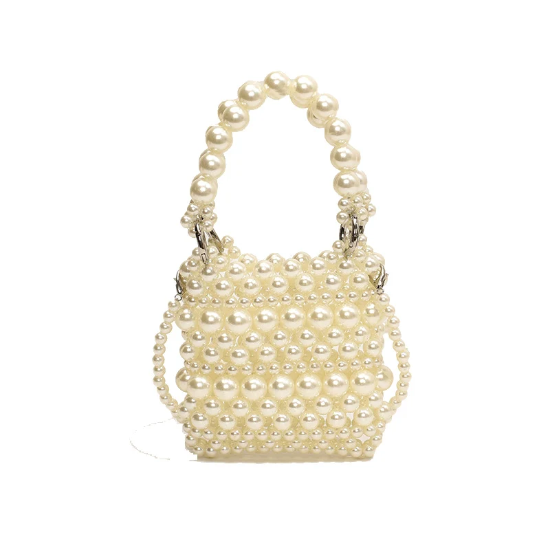 Perlenverzierte Handtasche