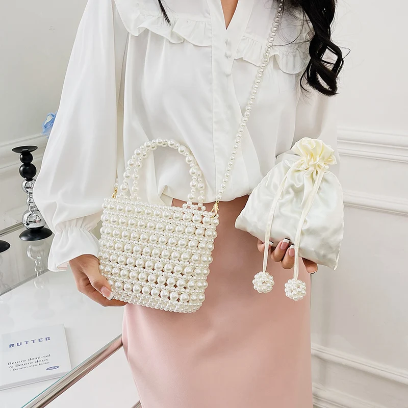 Perlenverzierte Blumen-Abendhandtasche