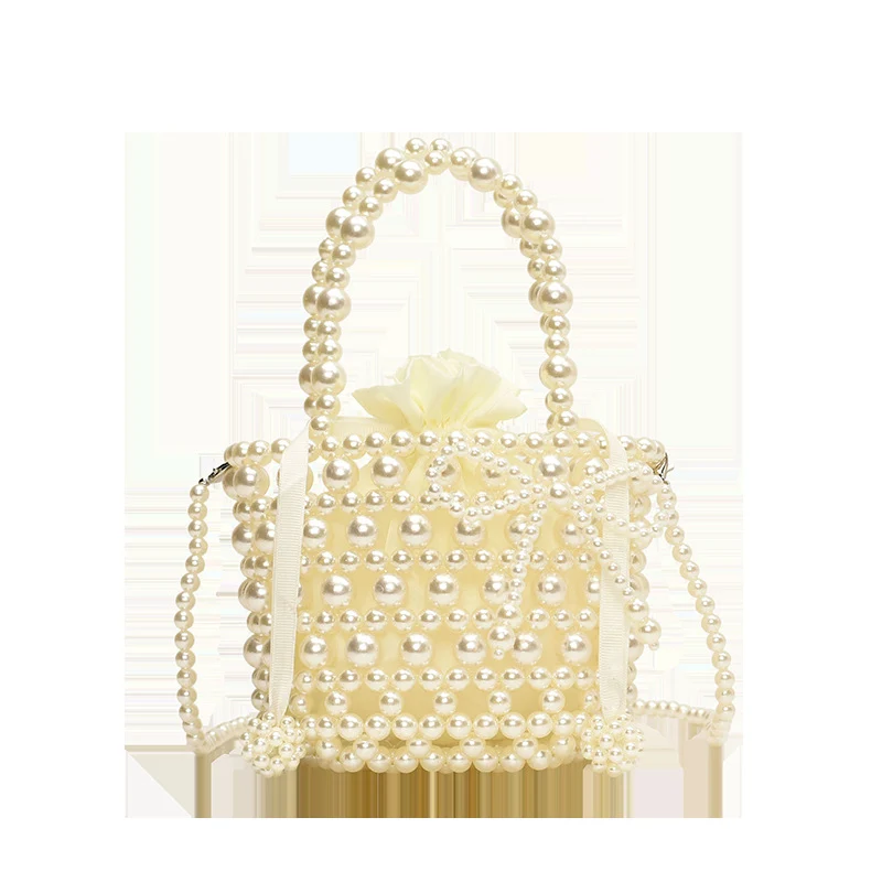 Perlenverzierte Abendtasche