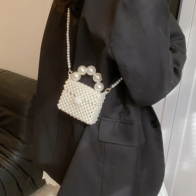 Perlenverzierte Abendhandtasche