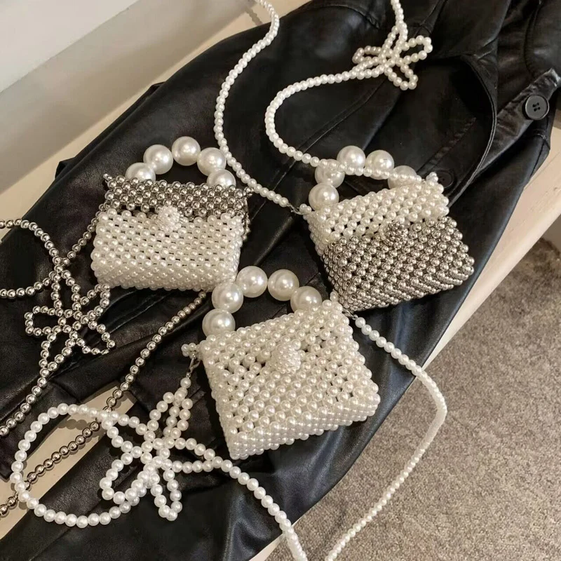 Perlenverzierte Abendhandtasche
