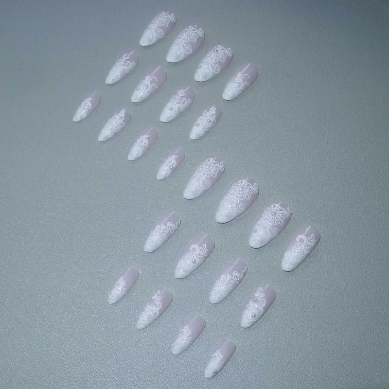 Elegantes Spitzen Design Acryl Nagelkunst Set