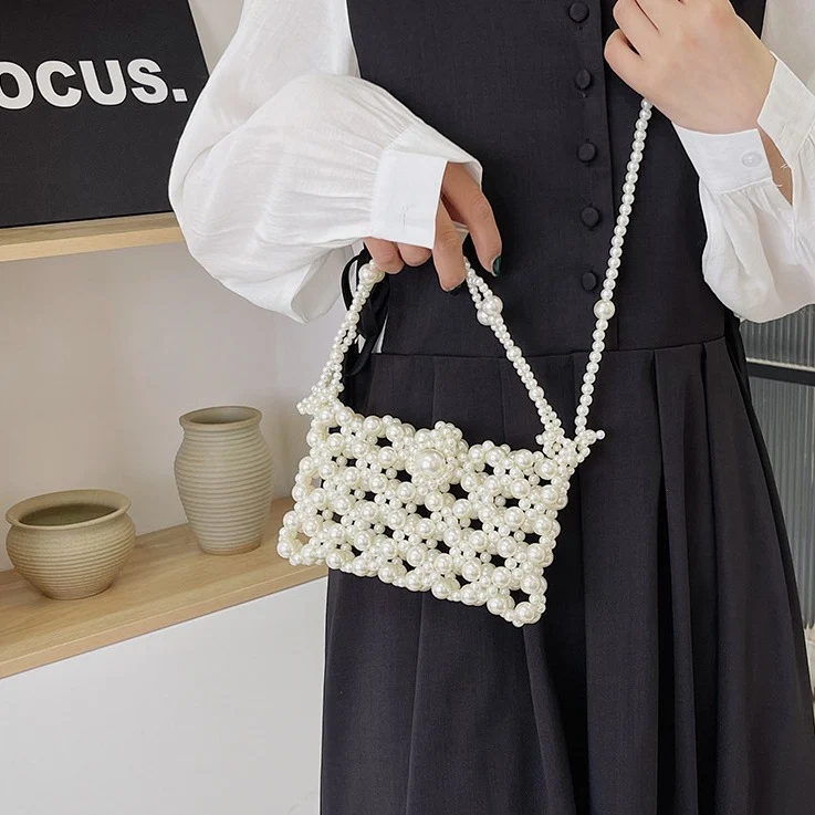 Perlenbesetzte Clutch