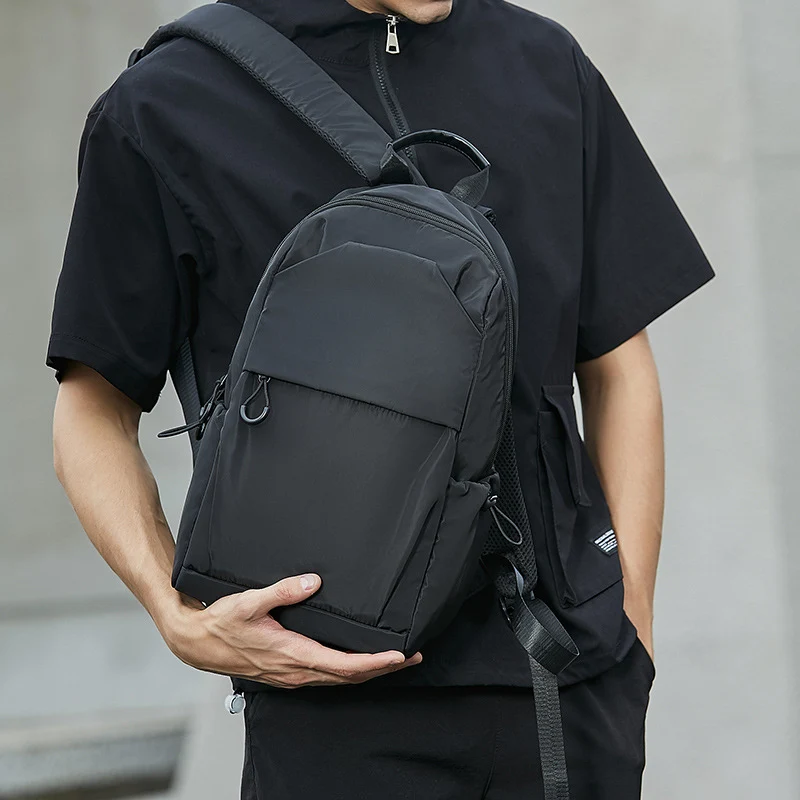 Vielseitiger Crossbody Rucksack Skanto