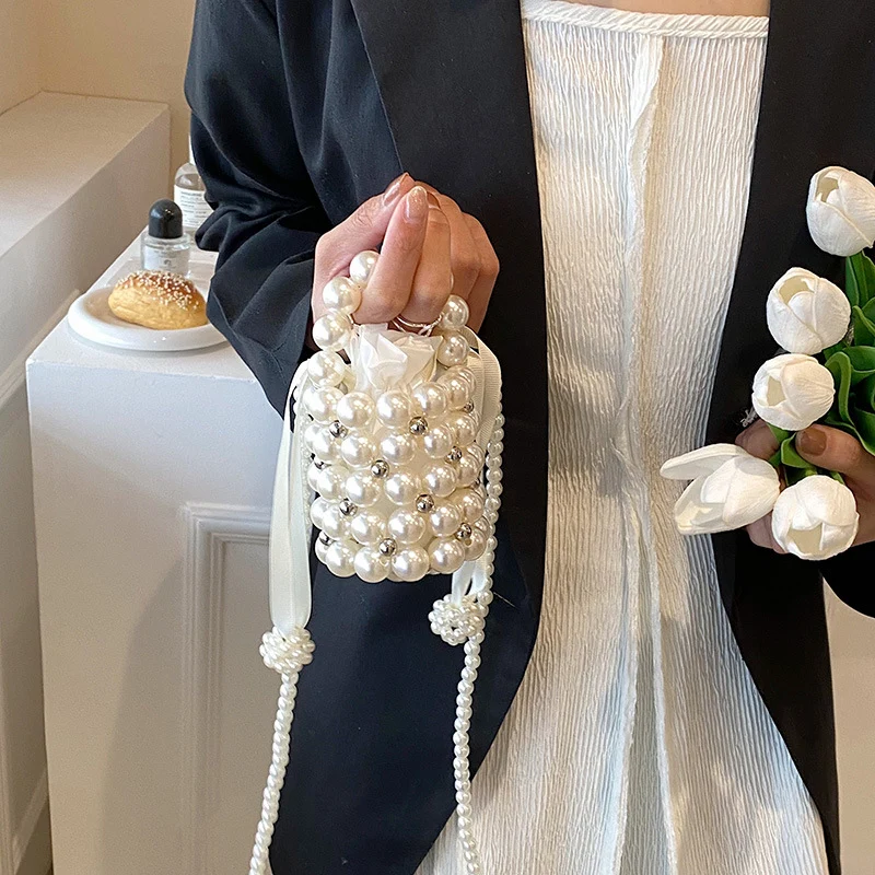 Stylische Perlenverzierte Abendhandtasche