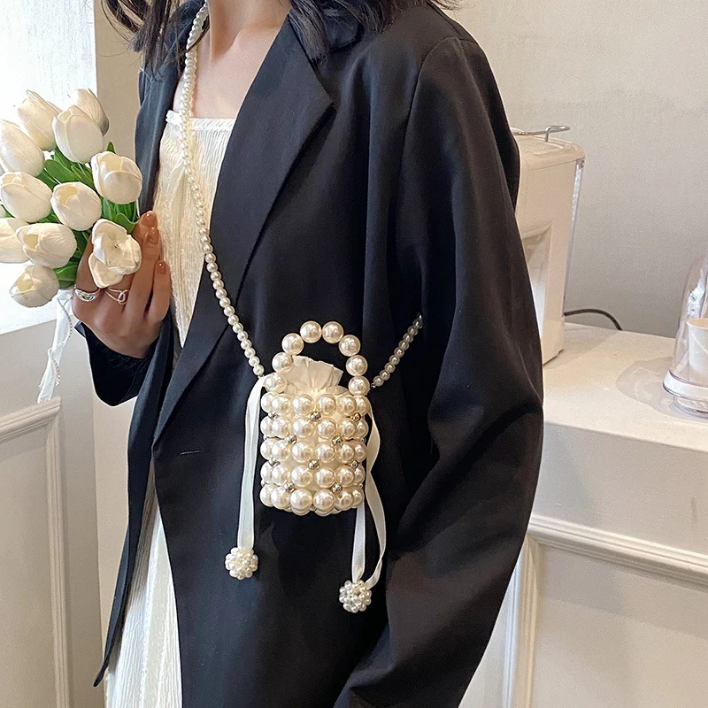 Stylische Perlenverzierte Abendhandtasche