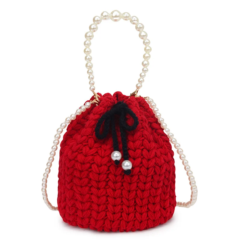 Stylische gestrickte Bucket-Handtasche